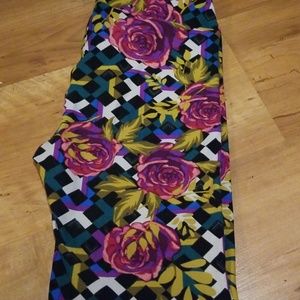 Lularoe rose leggings